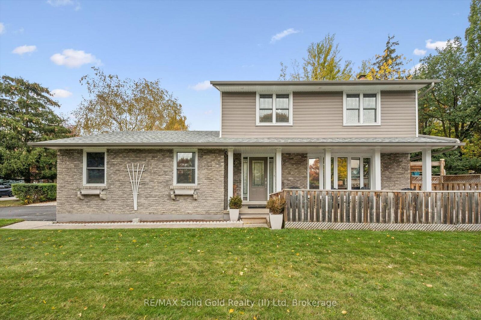 Property Photo:  280 Braemore Avenue  ON N2K 1T6 
