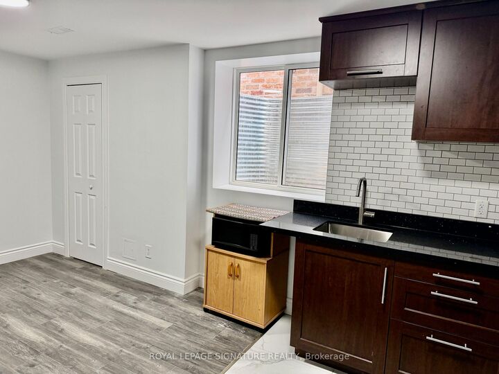 Property Photo:  80 Midcrest Circle  ON L6Y 0B7 
