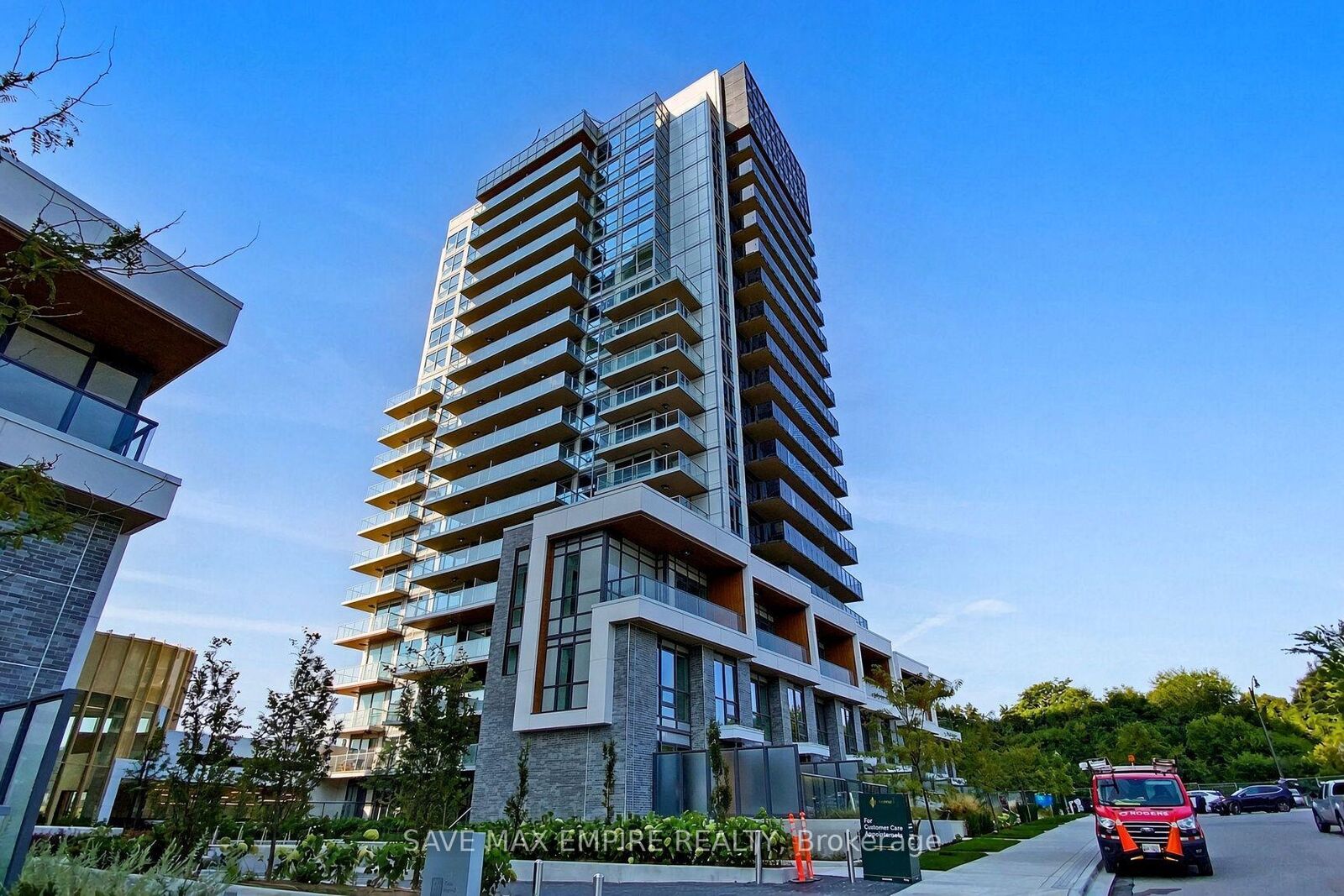 Property Photo:  25 McMahon Drive 1606  ON M2K 0J1 