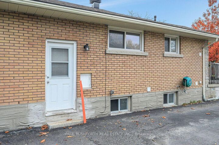 Property Photo: 784 Pleasant Park Road ON K1G 1Y7