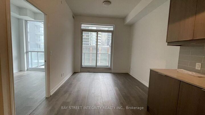 Property Photo:  32 Forest Manor Road 503  ON M2J 1M1 