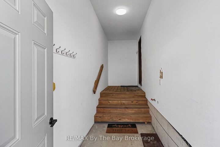 Property Photo: 6 Riverdale (Lower Level) Drive ON L9Z 1E9