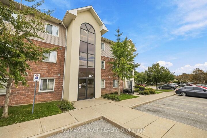 Property Photo: 87 Aspen Springs Drive 110 ON L1C 5J8