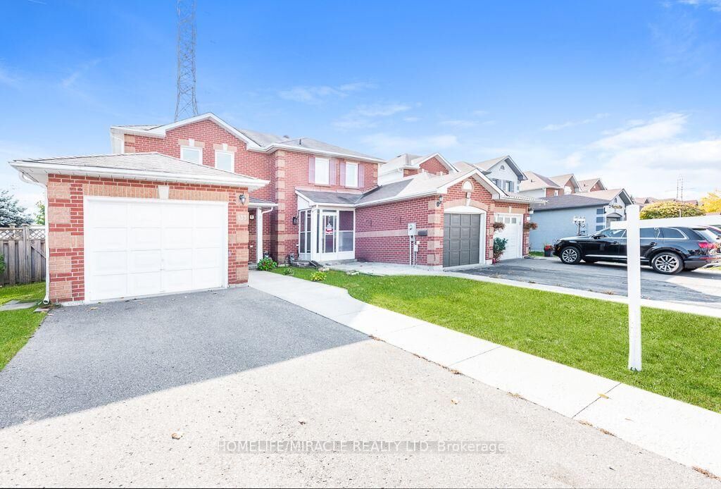 Property Photo: 133 Meadowlark Drive ON L6Y 4V6