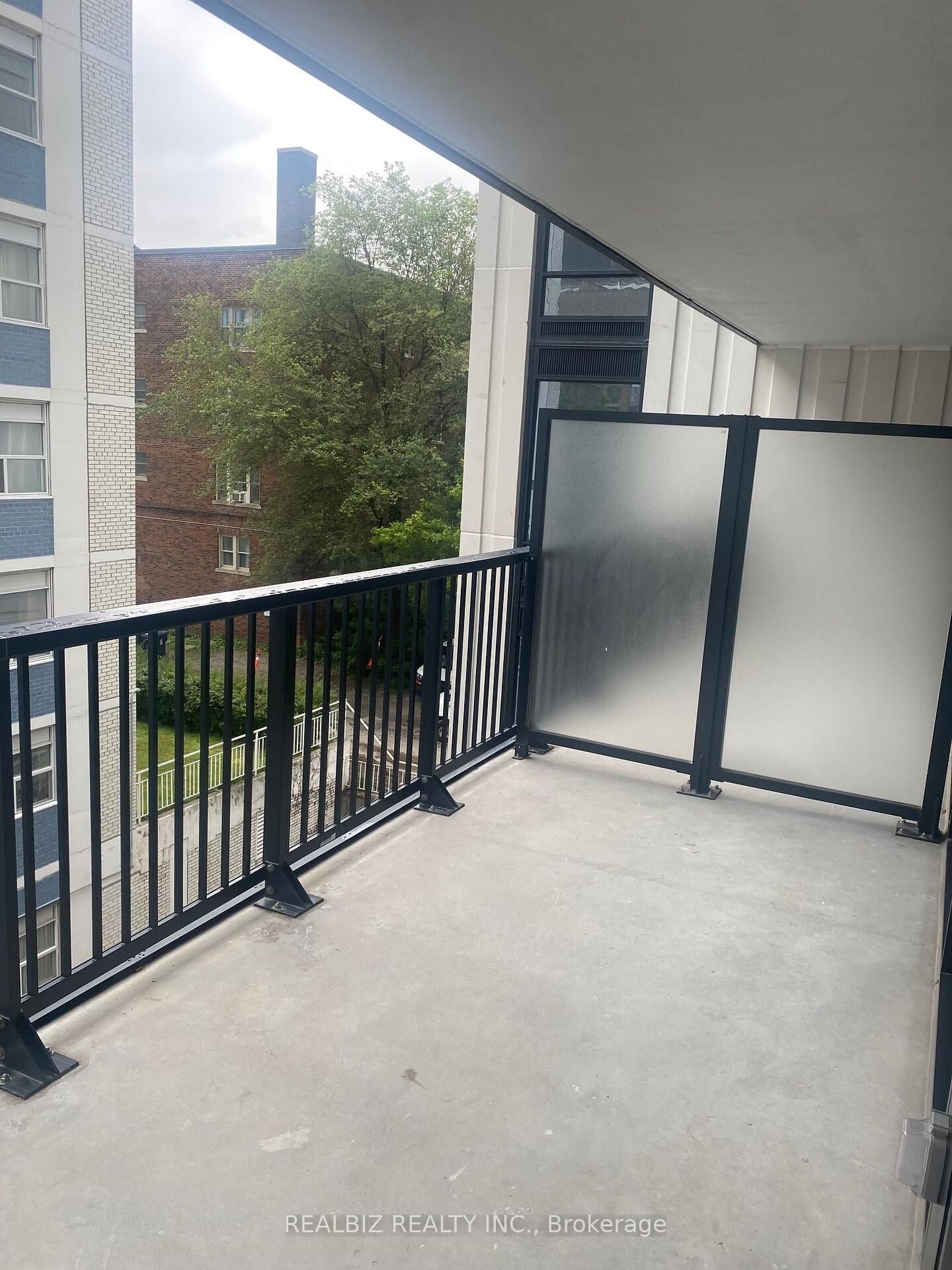 Property Photo: 91 Montclair Avenue 729 ON M5P 0B1