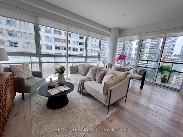 Property Photo:  11 Lillian Street 1107  ON M4S 2H7 