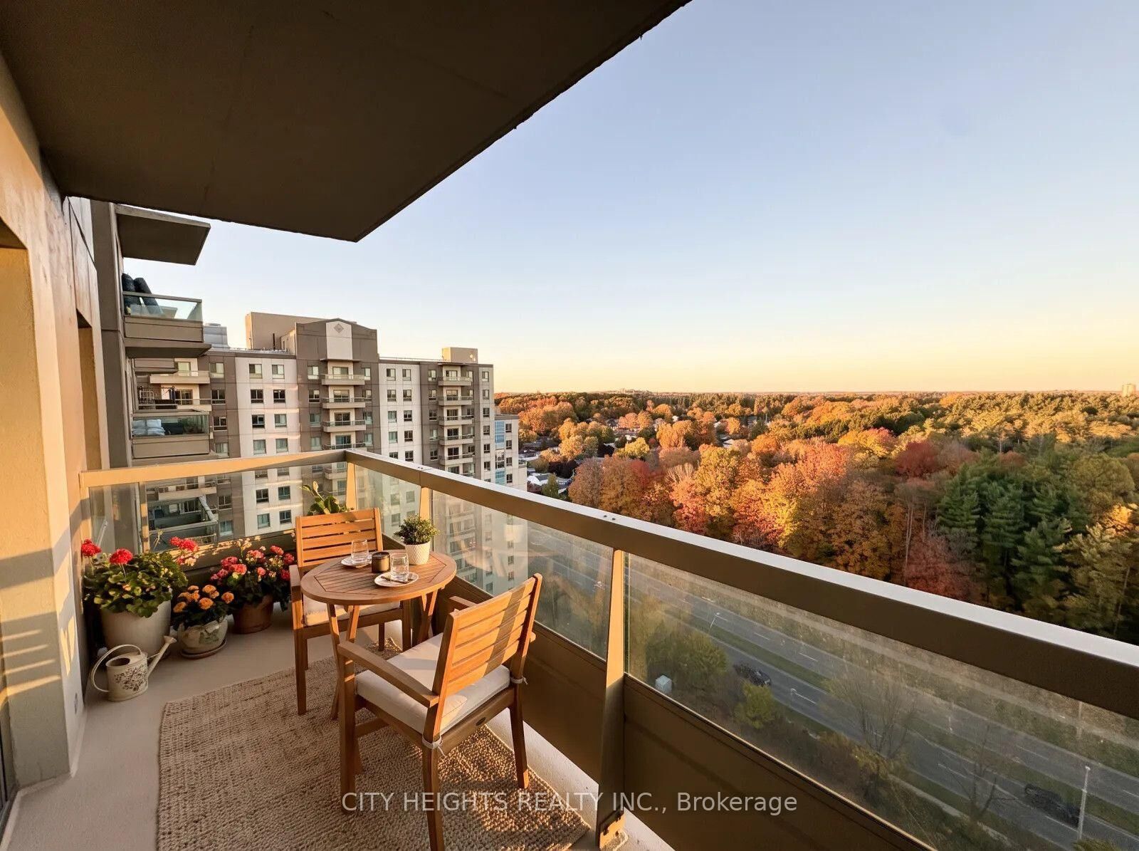 Property Photo:  200 Old Carriage Drive 1603  ON N2P 1Z7 