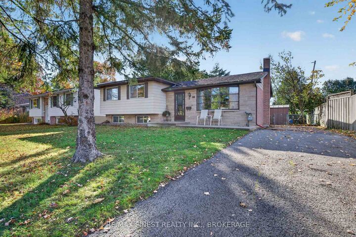 Property Photo:  674 Harrow Place  ON K7M 5L9 