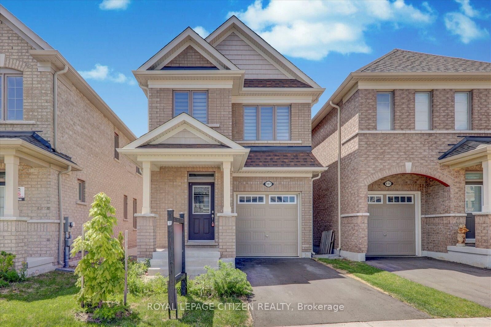 Property Photo:  107 Bayardo Drive  ON L1H 7K4 