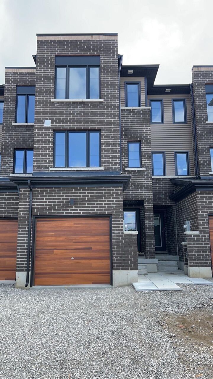 Property Photo:  17 Tobias Lane  ON L9J 0C2 