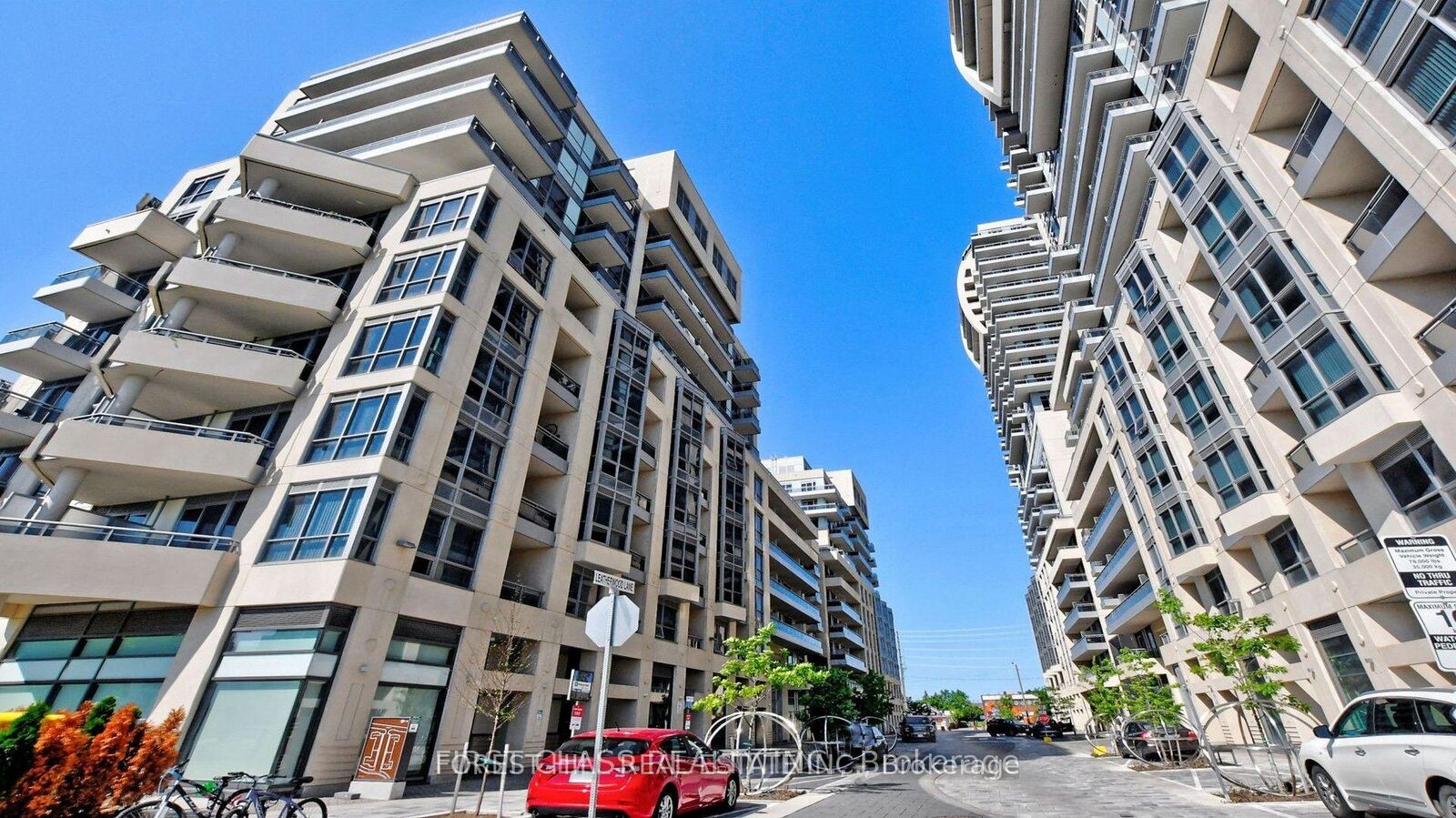 Property Photo: 9201 Yonge Street 911 ON L4C 6Z2