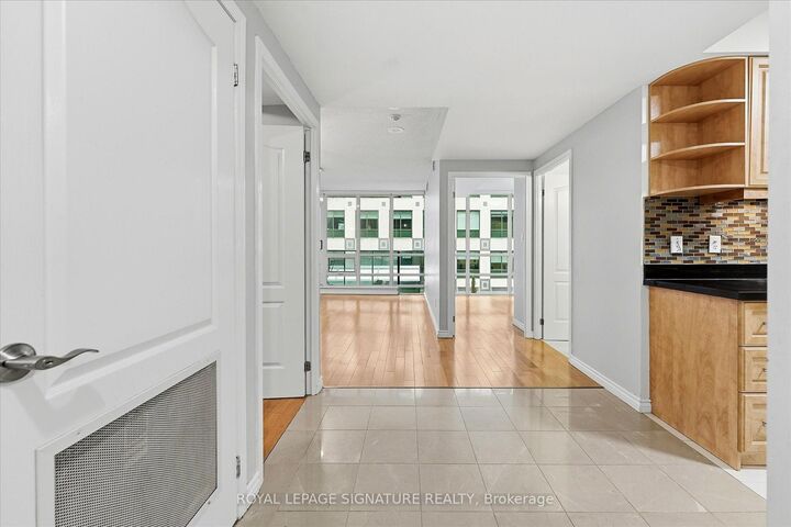 Property Photo:  263 Wellington Street W 306  ON M5V 3E6 