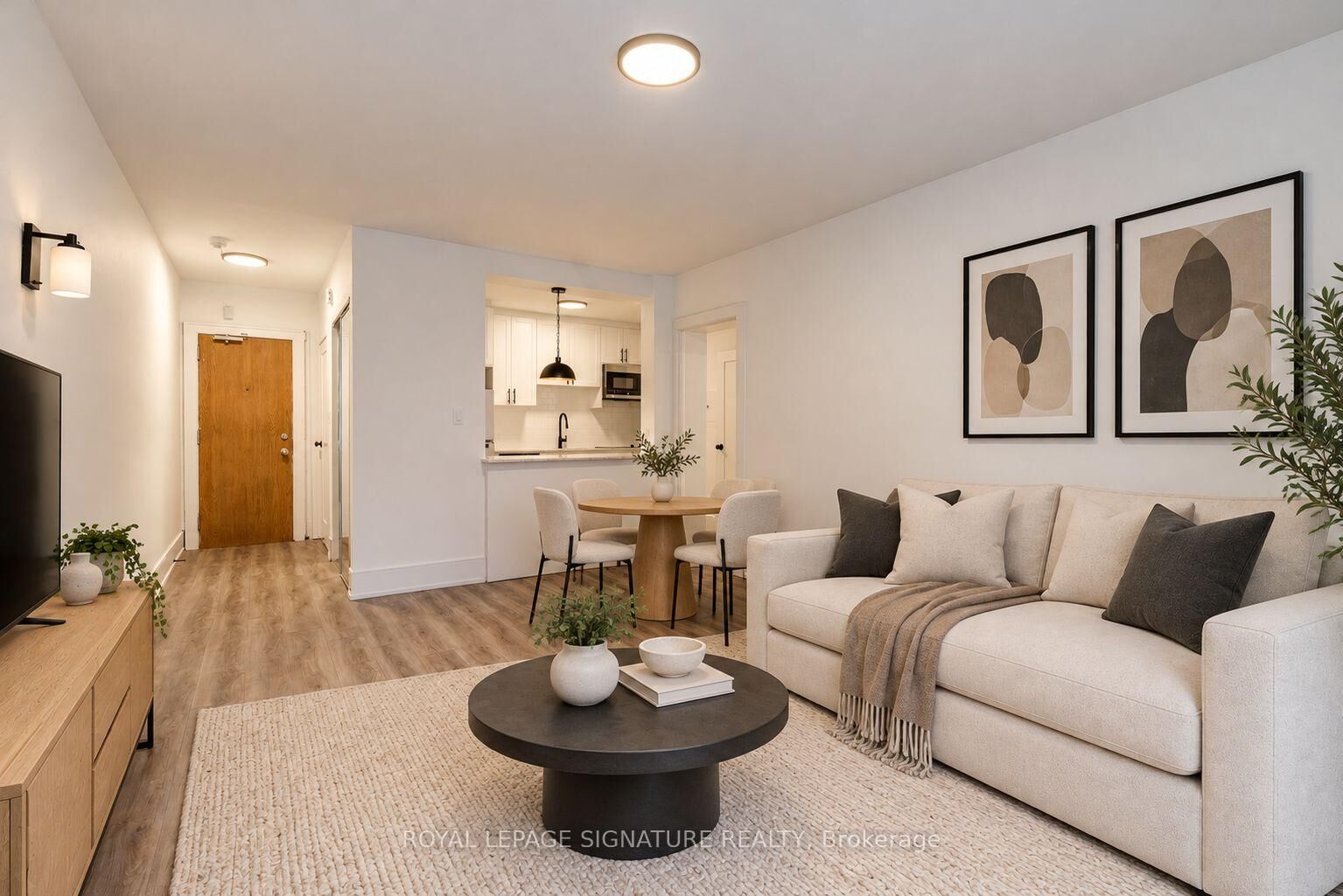Property Photo:  231 Vaughan Road C1  ON M6C 2M9 