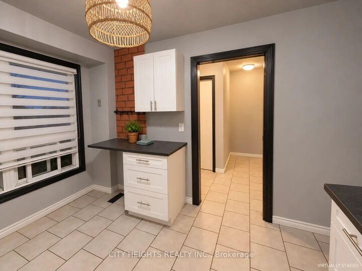 Property Photo: 89 Highview Avenue E 14 ON N6C 5V6
