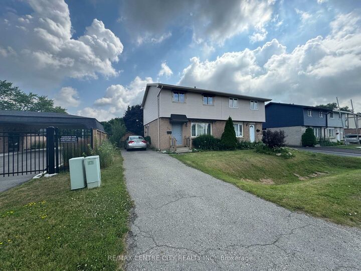 Property Photo: 870 Wellingsboro Road ON N6E 1Y5