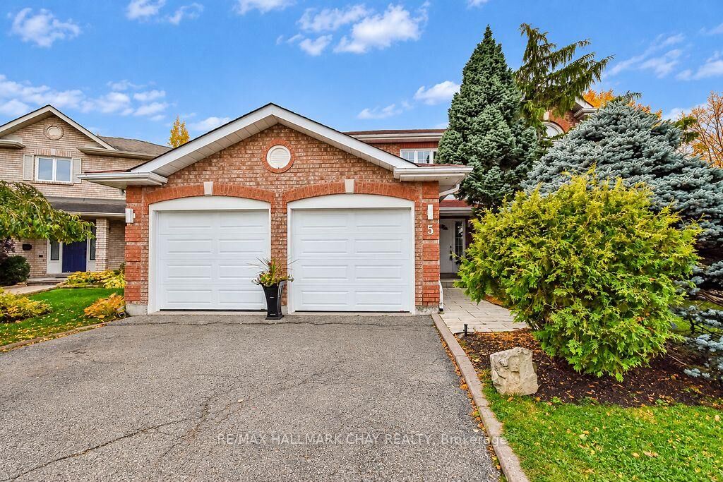 Property Photo:  5 McCutcheon Court  ON L4N 7C6 