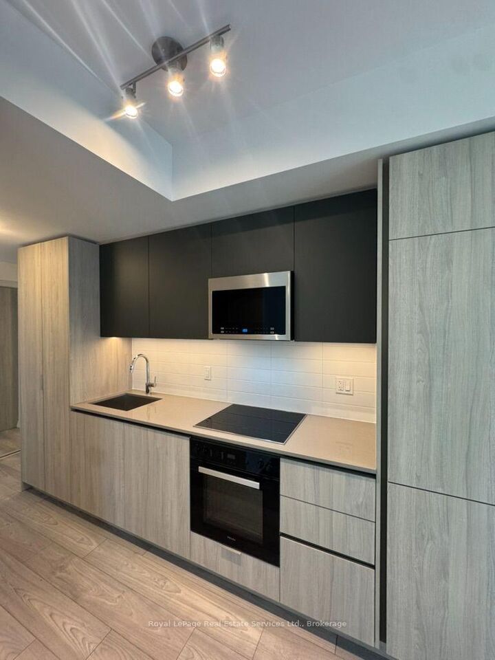 Property Photo:  400 King Street W 3122  ON M5V 1K2 