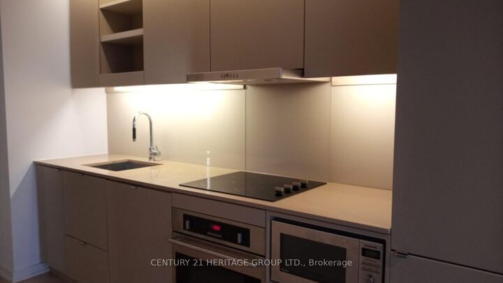 Property Photo: 101 Peter Street 3810 ON M5V 0G6