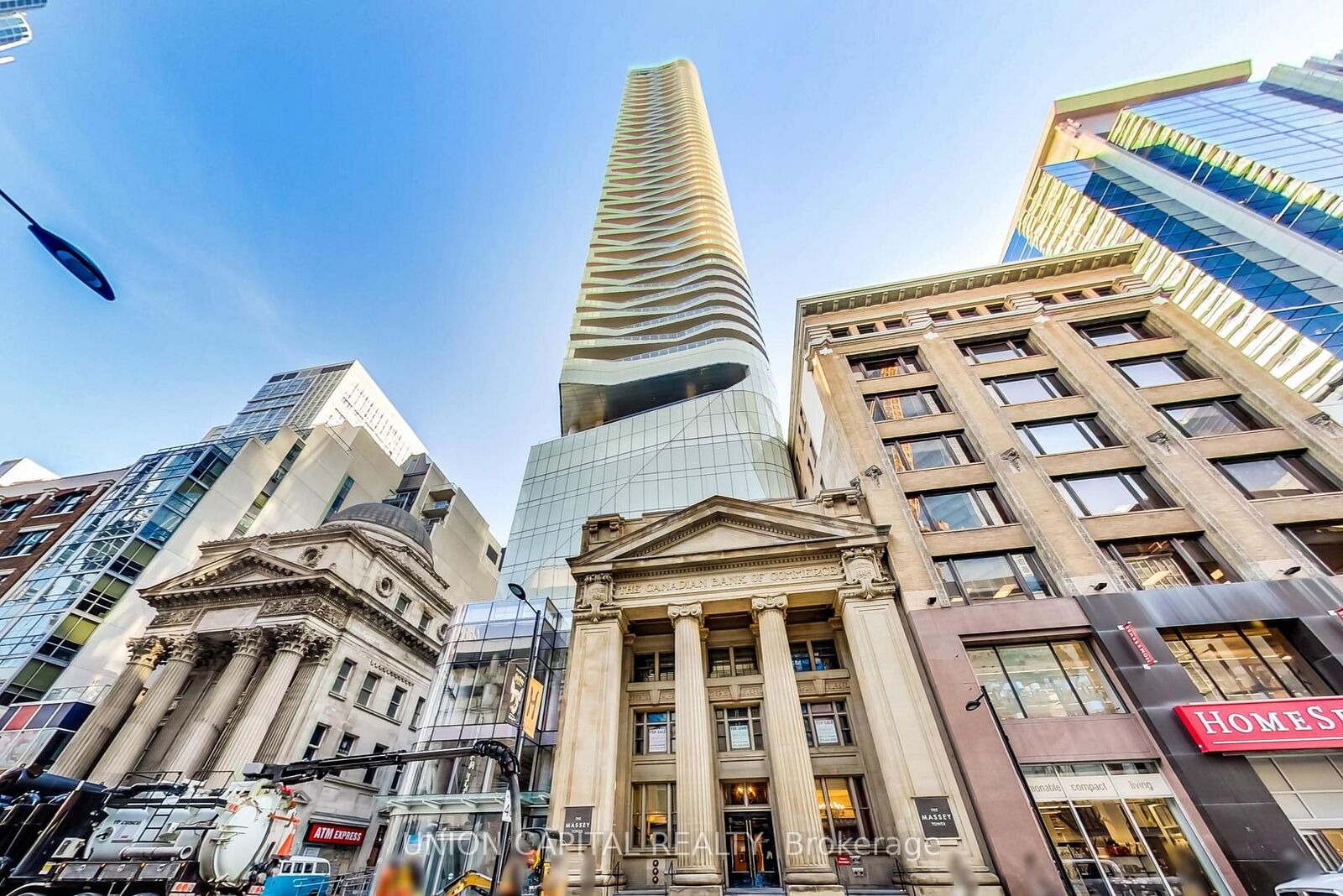 Property Photo:  197 Yonge Street 1614  ON M5B 1M4 