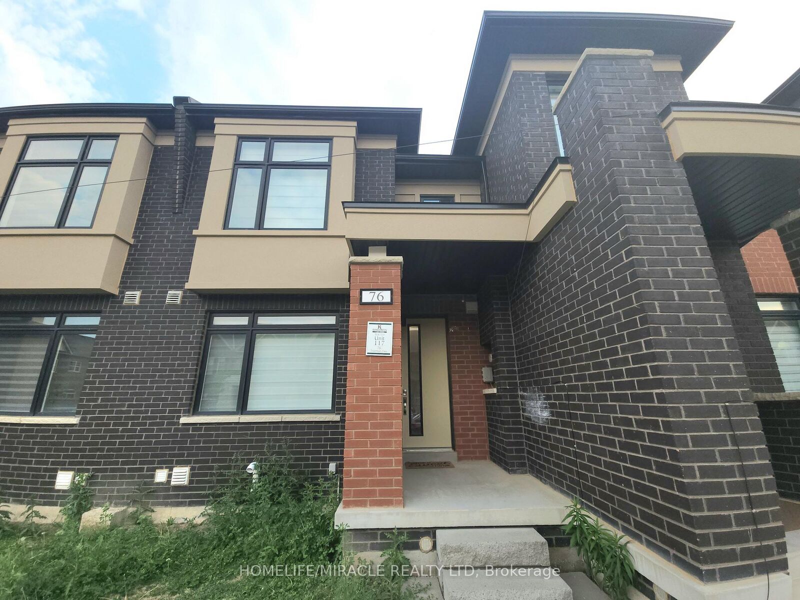 Property Photo: 76 Pearman Crescent ON L7A 4Y9