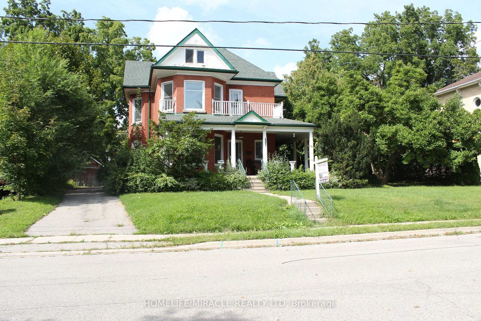 Property Photo: 114 Frances Street ON N5C 2H3