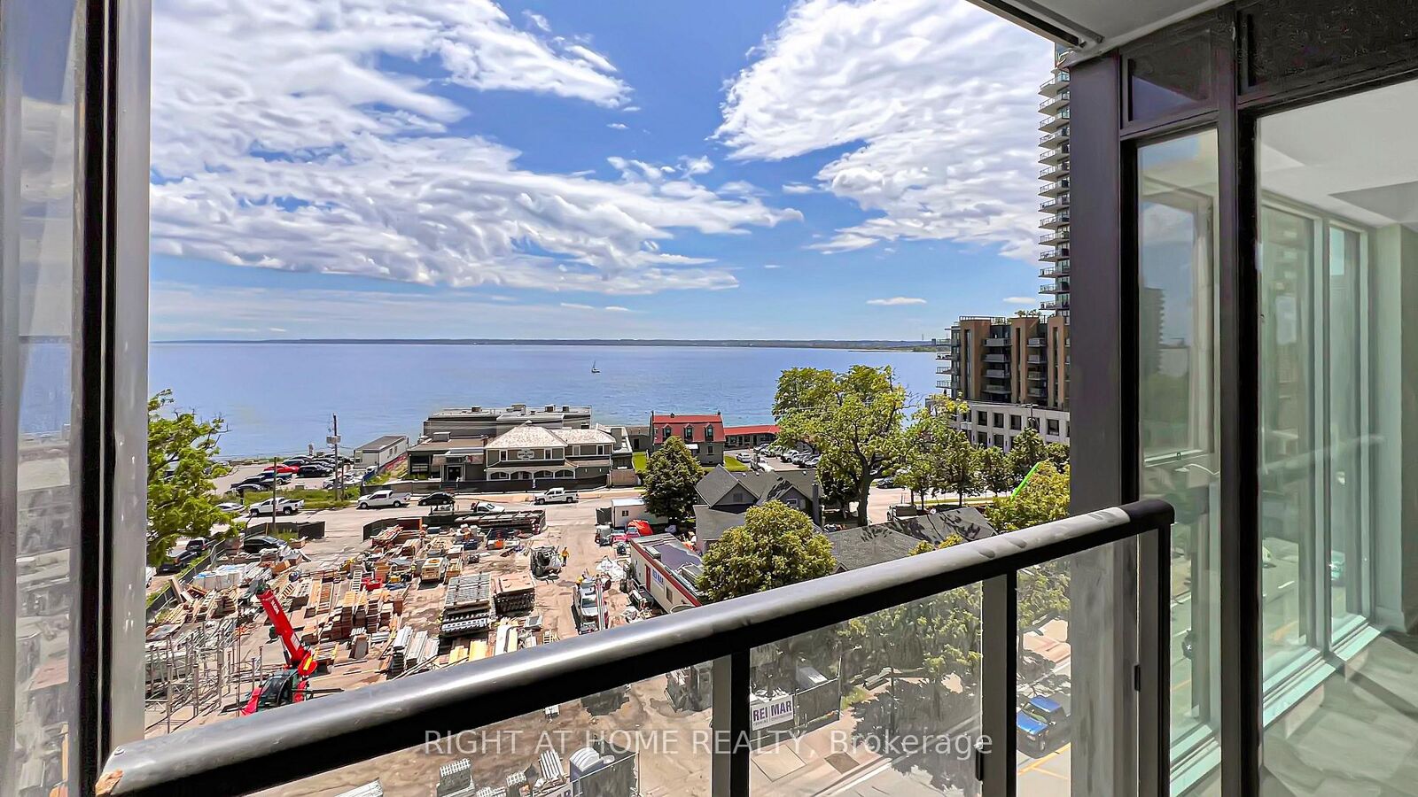 Property Photo:  370 Martha Street 606  ON L7R 2P7 