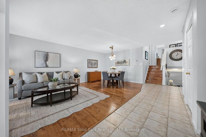 Property Photo: 46 Celtic Drive ON N3W 2L6