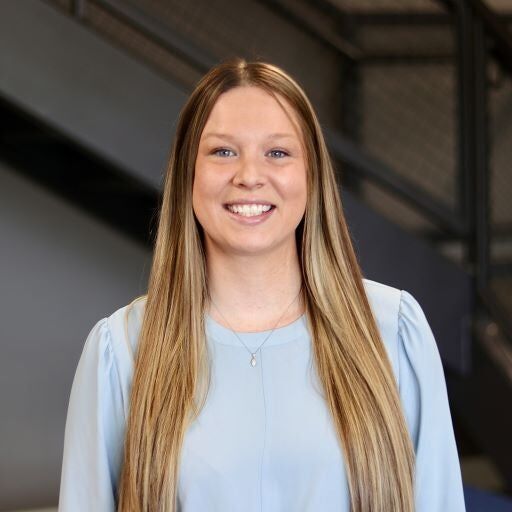 Halea Hartke, Real Estate Salesperson in Hiawatha, Signature Real Estate