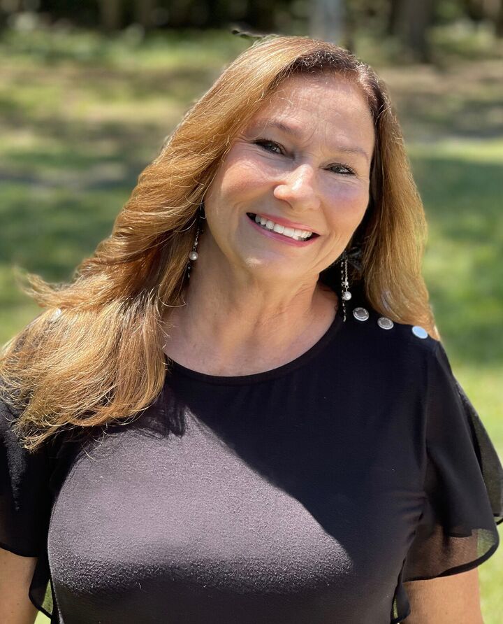 Linda Little, Real Estate Salesperson in North Port, Sunstar Realty