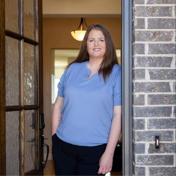 Valerie Whitehill, Associate Real Estate Broker in Van Alstyne, Crew