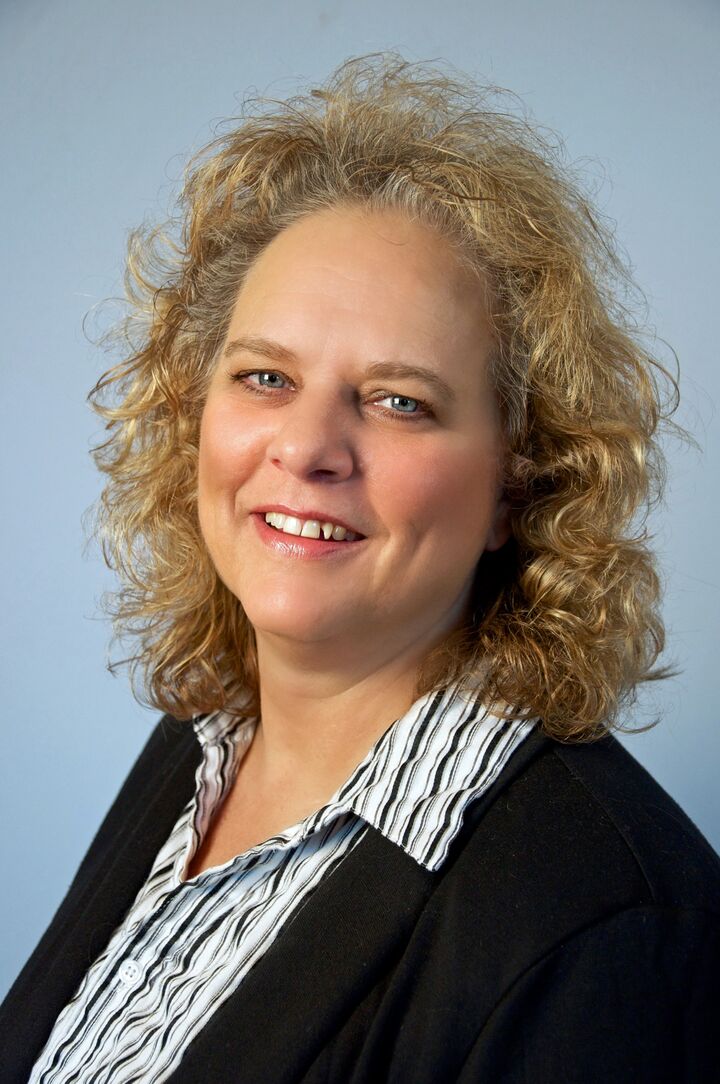 Connie Crusciel, Real Estate Salesperson in Battle Creek, Morehart Realty