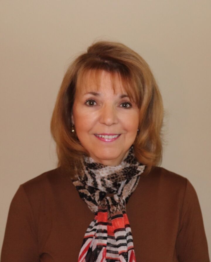 Anna Skowronek, Real Estate Salesperson in Shelby Township, Professionals