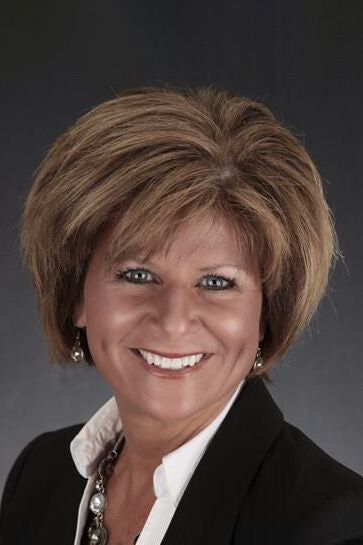 Dawn Mueller, Real Estate Salesperson in Northville, Professionals