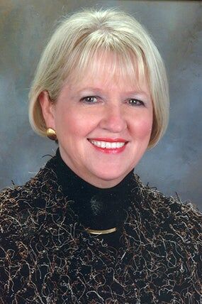 Linda Brown, Real Estate Salesperson in Overland Park, Kansas City Homes