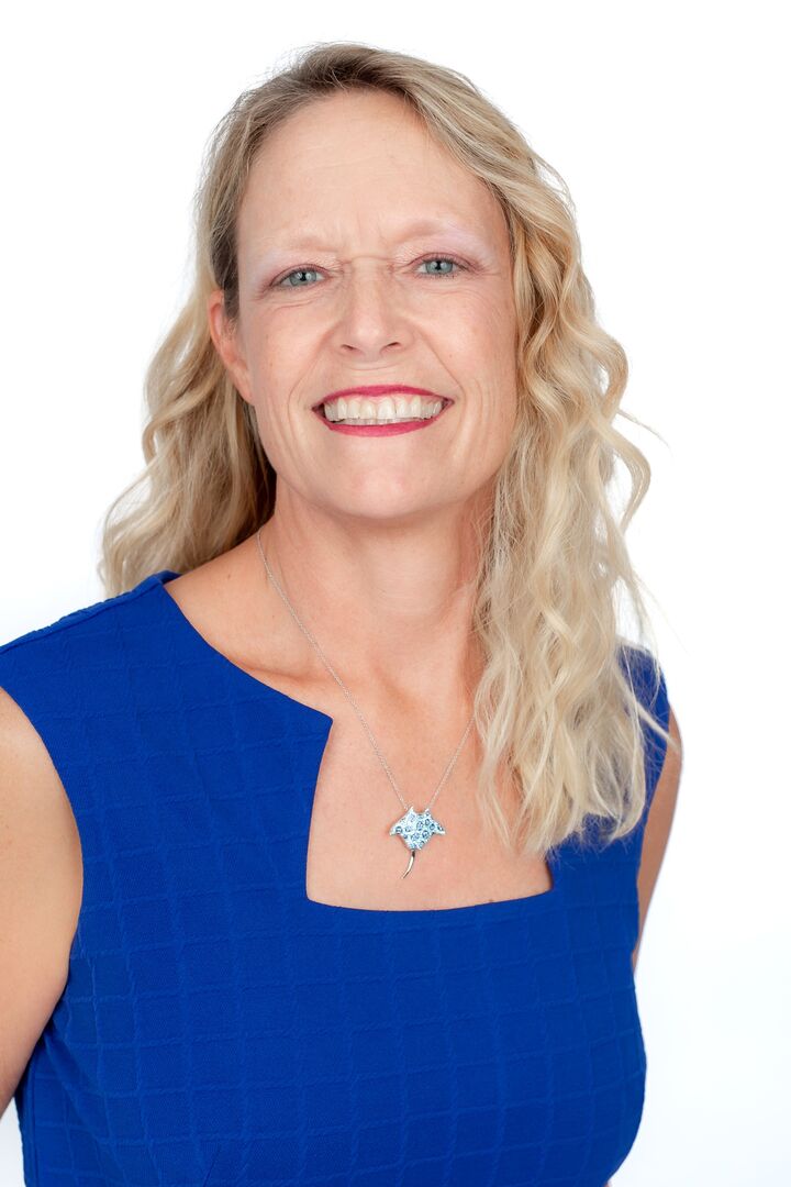 Lisa Creighton, Real Estate Salesperson in Punta Gorda, Sunstar Realty
