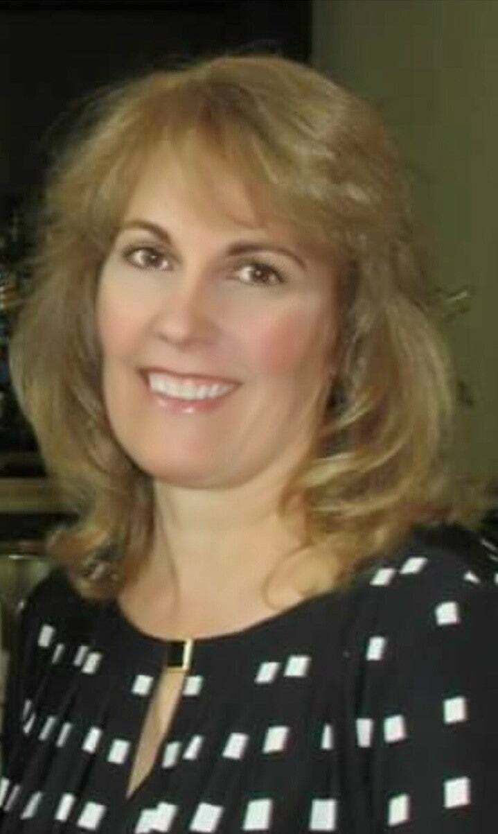 Sherry Cosmos, Real Estate Salesperson in Naugatuck, Realty 2000