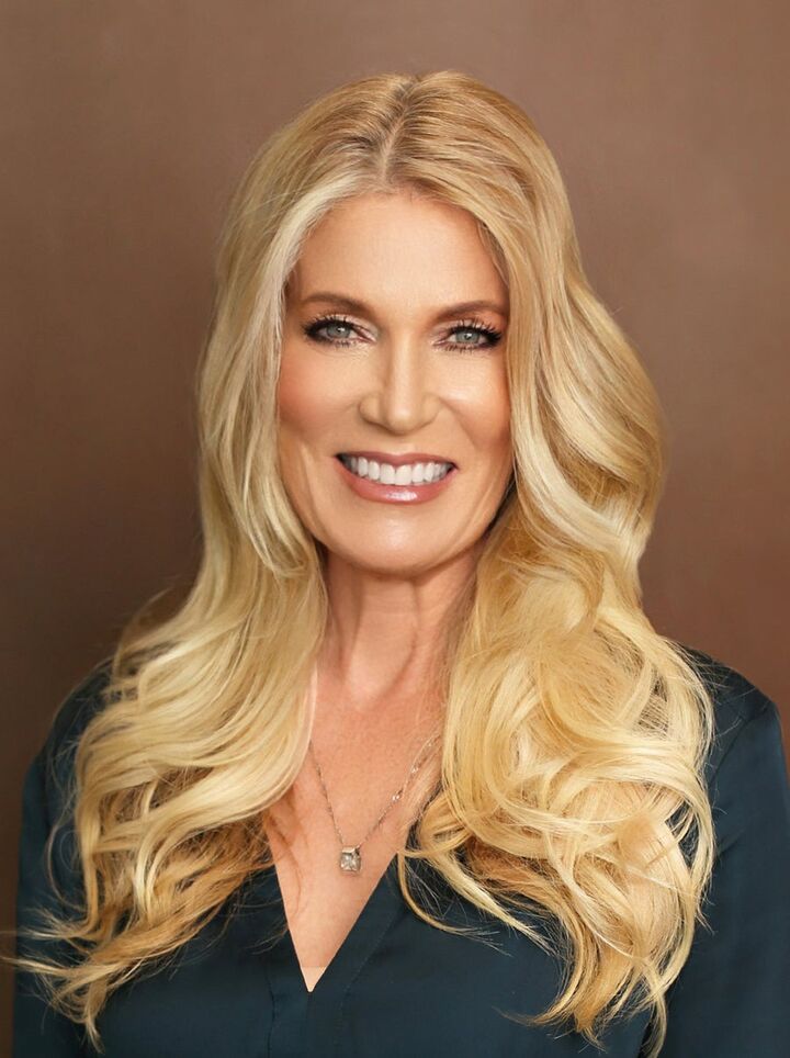 Sheri Holthaus, Real Estate Salesperson in Las Vegas, Las Vegas