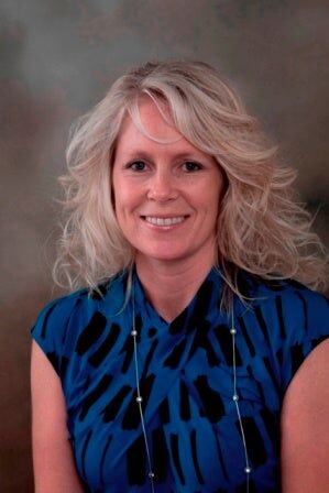 Juli Gonsman,  in Bedford, Premier