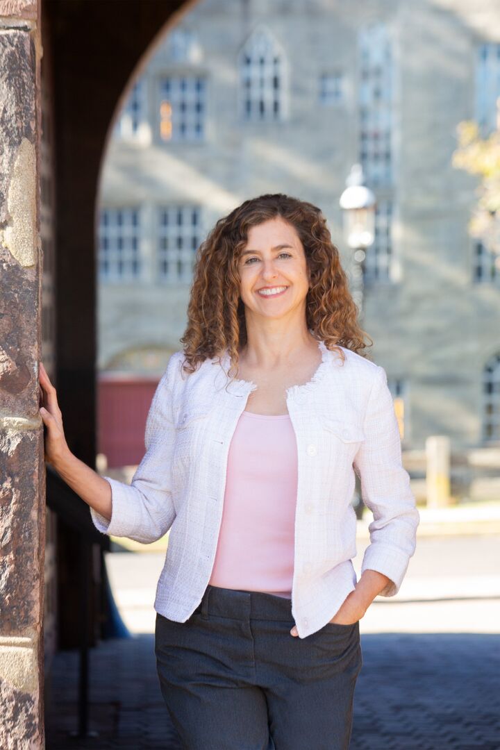 Elissa Goldberg, Real Estate Salesperson in Newtown, Hearthside