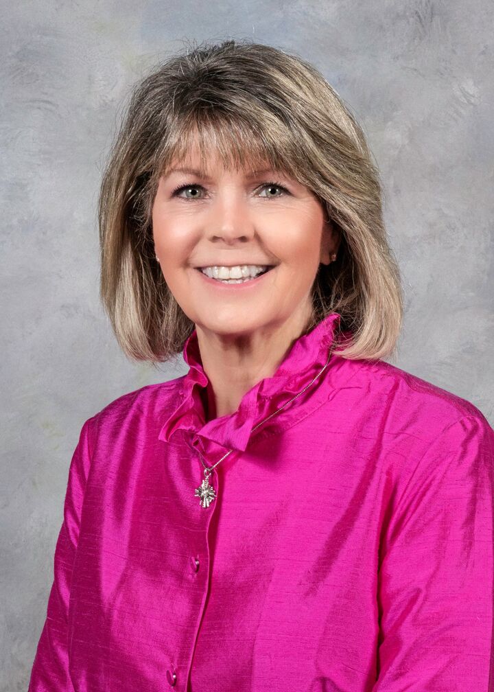 Donna Dew, Real Estate Broker in Tarboro, Sterling Real Estate