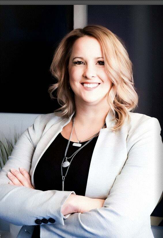 Lauren Younga,  in Clinton Township, Professionals