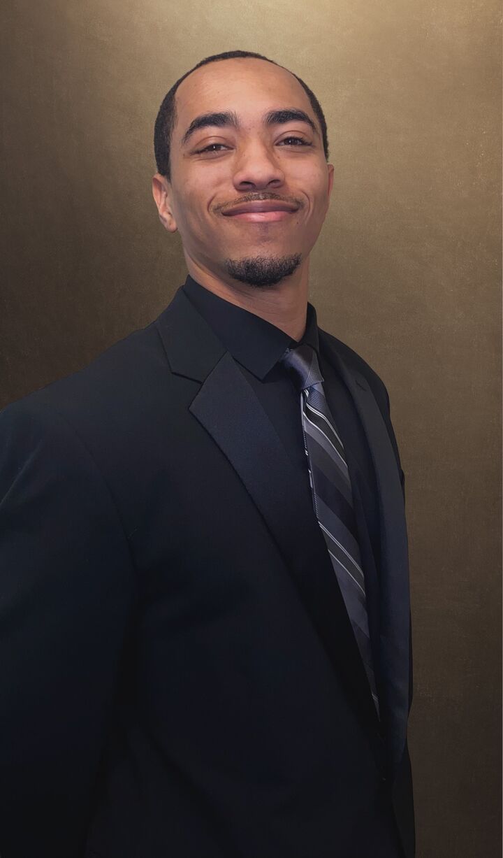 DeNiko Tartt, Real Estate Salesperson in Grand Blanc, Signature Realty