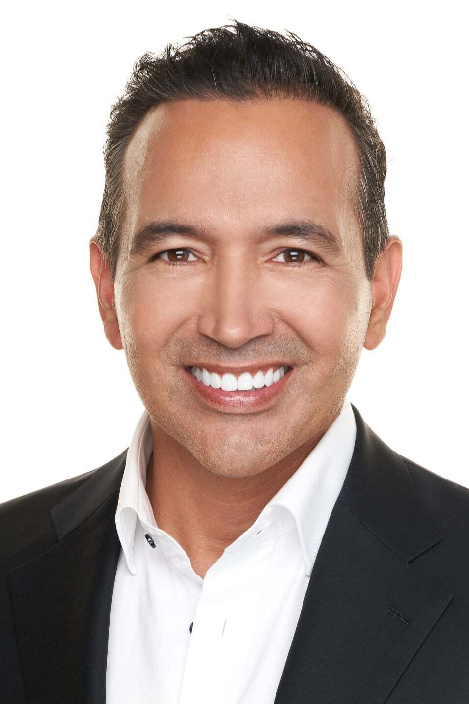 Joe Hernandez, Sales Associate in La Jolla, Southern California