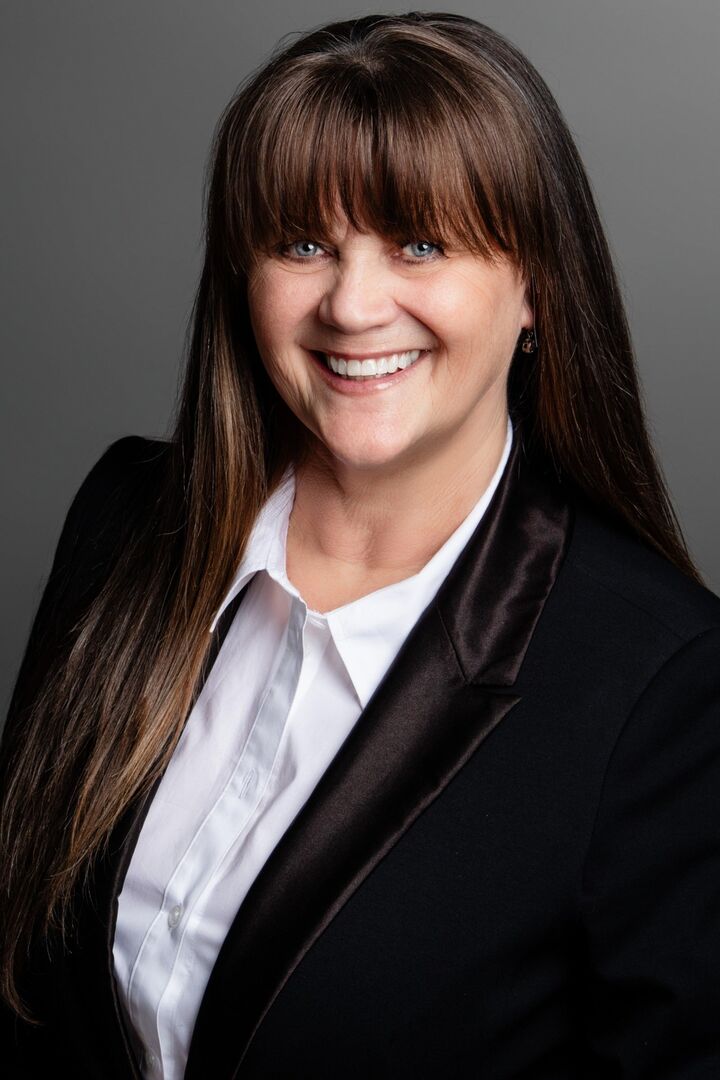 Vlasta Albertson, Real Estate Salesperson in Coeur D Alene, Schneidmiller Realty