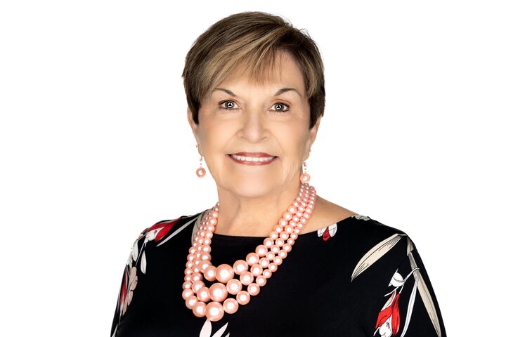 Sharon Maxwell, Real Estate Salesperson in Beverly Hills, ERA American Suncoast