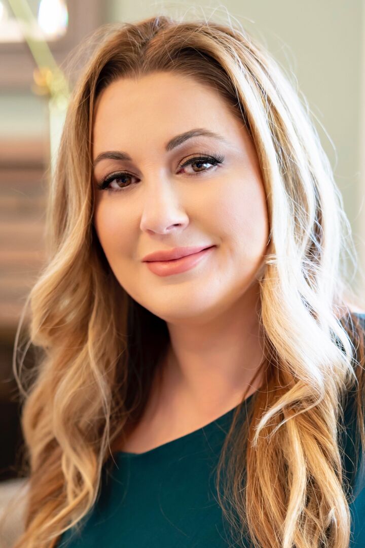 Tina Amirganian, Real Estate Salesperson in La Canada Flintridge, Hallmark Realty