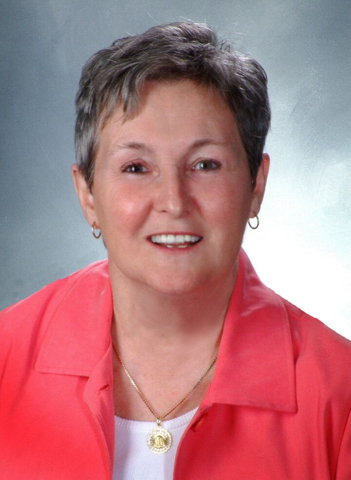 BEV UHRIG, Rrealtor in Kitchener, Coldwell Banker Peter Benninger Realty, Brokerage