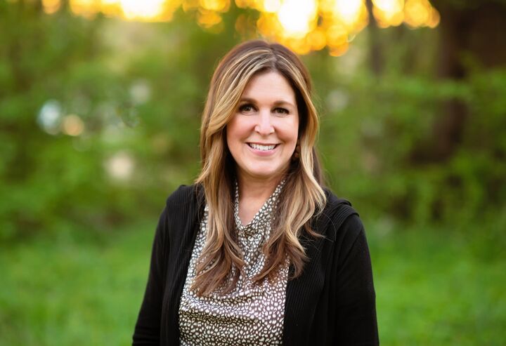 Lisa Cecil, REALTOR® in Rogers, Harris McHaney & Faucette