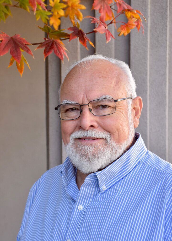 Ceasar Quinonez, Real Estate Broker in Medford, Professional Group