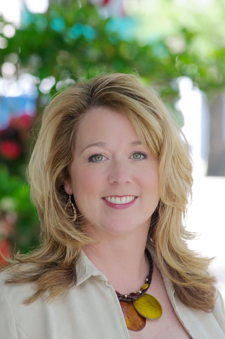 Jennifer Tossavainen, Real Estate Broker/Real Estate Salesperson in Fleming Island, Vanguard Realty